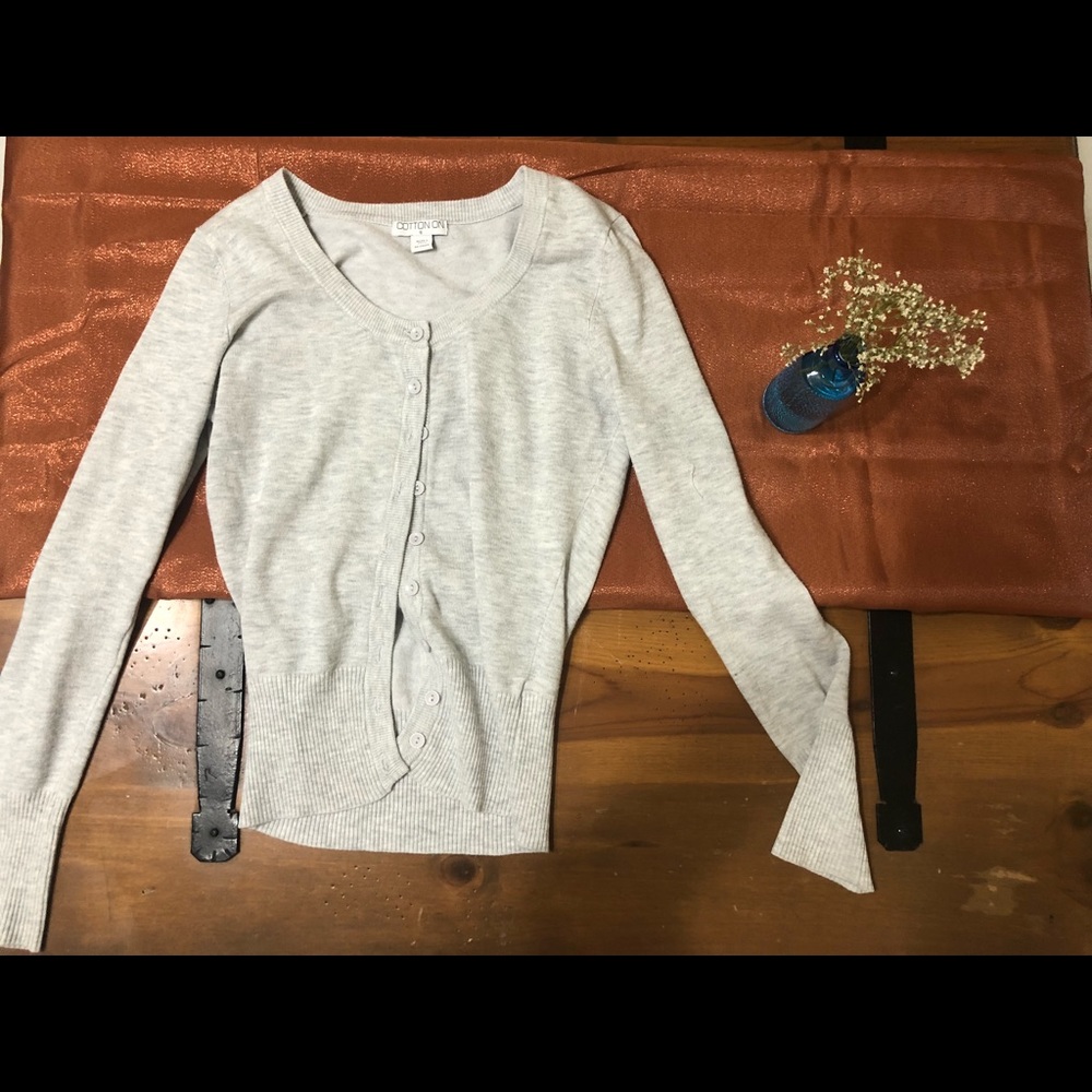 Grey cardigan